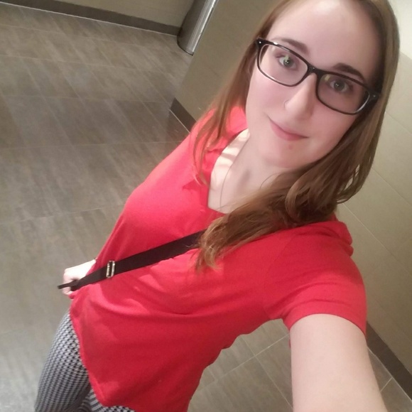 Meet your Posher, Krystal - Picture 1 of 1